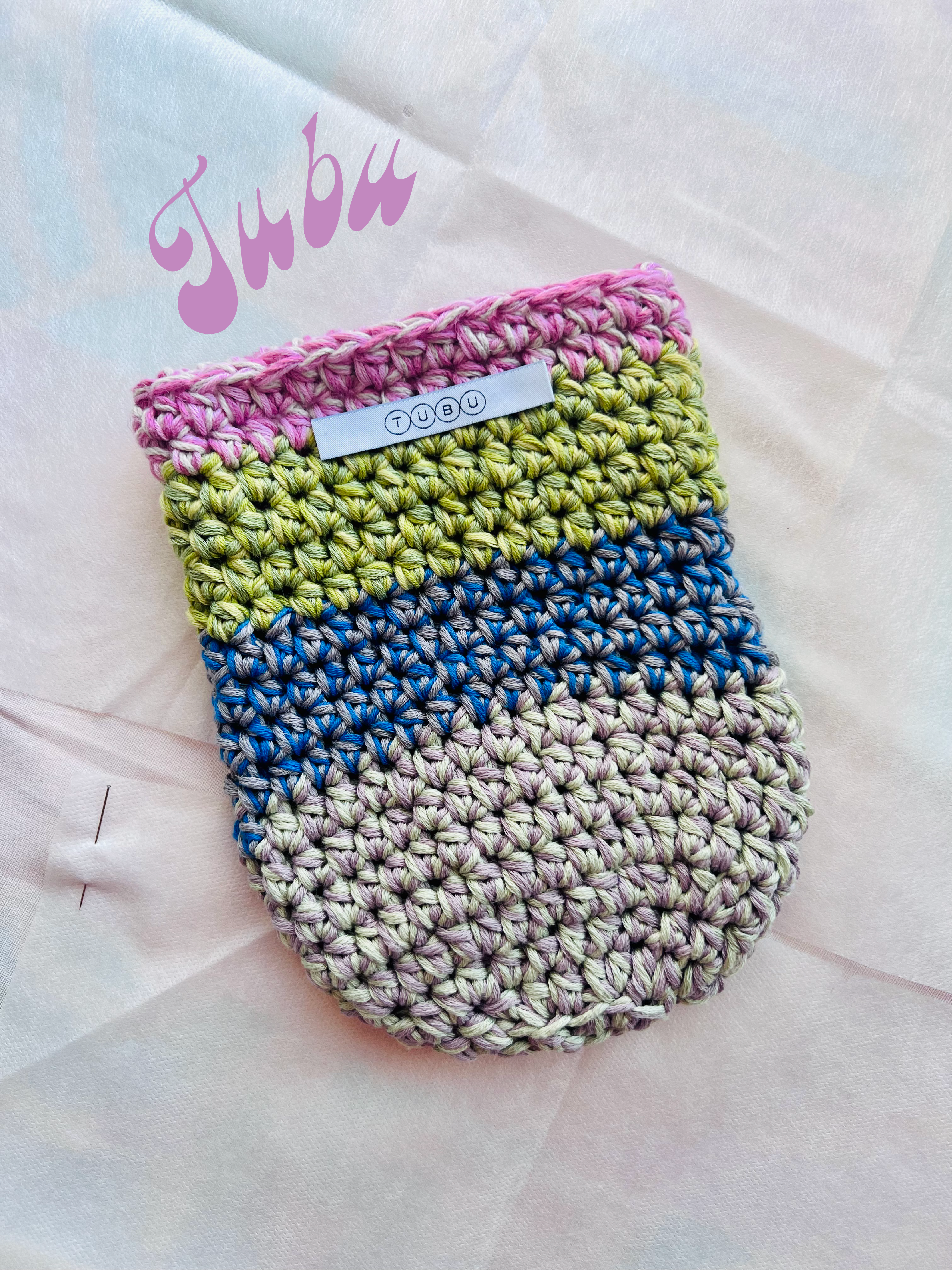 Instagram — høst 2023-07 Multicolored crocheted bag in pink, green, blue and grey.